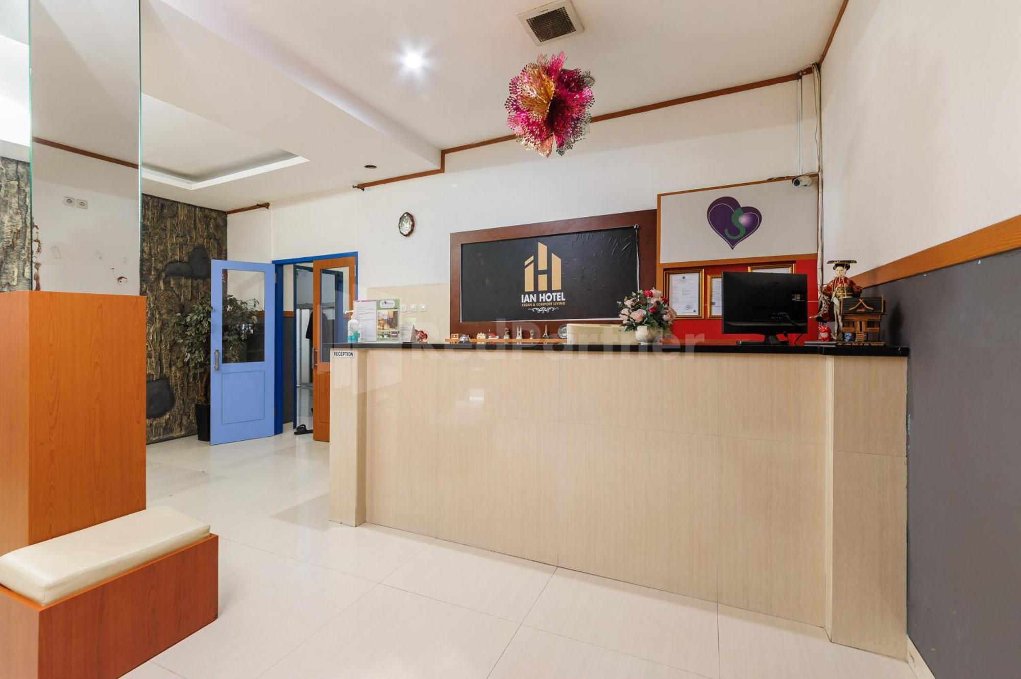 Ian Hotel Jaksa Mitra Reddoorz Джакарта Екстер'єр фото